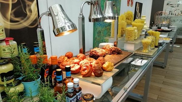 Carnival Fiesta Brunch Serie