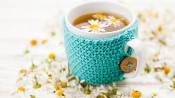 شاي البابونج معالج للمغص عند الأطفال الرضع

