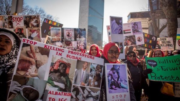 Sudanese Women are urging for an end to the discrimination and harassment endemic under Bashir. (Twitter)