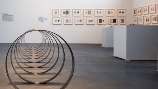 Through the hands of 17 artists of various nationalities also highlighting the impact of oil on the environment (Twitter)