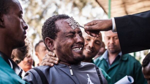Mass exorcism ritual involving hundreds of Ethiopian Christians (Twitter)
