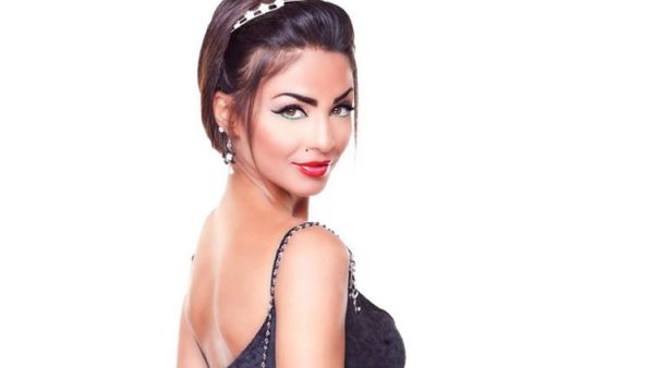 دوللي شاهين