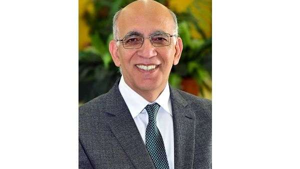 الدكتور وقار أحمد, مديراً لجامعة أبوظبي