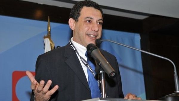 Nizar Zakka (Twitter)