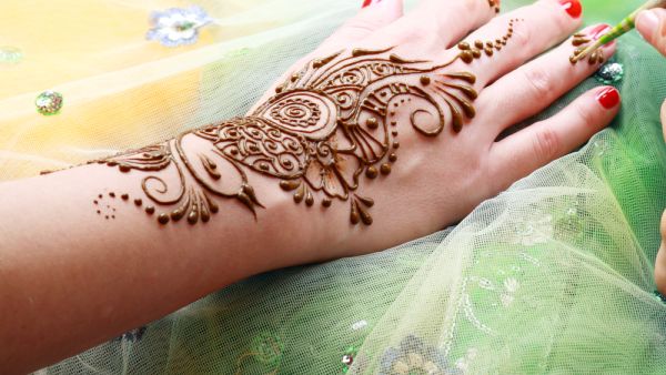 "For the longest time ever, I truly hated attending weddings." (Shutterstock)