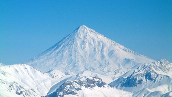 Iran's Mount Davamand in winter. (Wikimedia Commons)