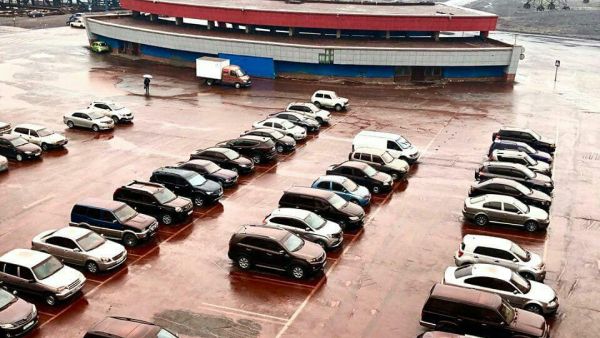 In fact the substance is little more than rust which was blown over the car park while being washed off one of the factory buildings (Twitter)