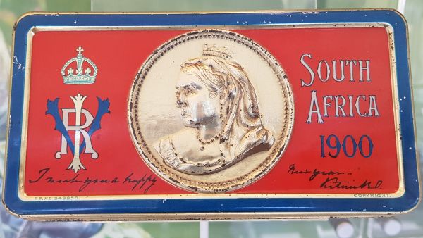 A chocolate bar sent by Queen Victoria to soldiers fighting in the Boer War has been discovered in a cupboard (Twitter)