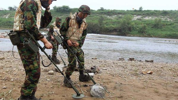 North Korea, South Korea removing landmines (Twitter)