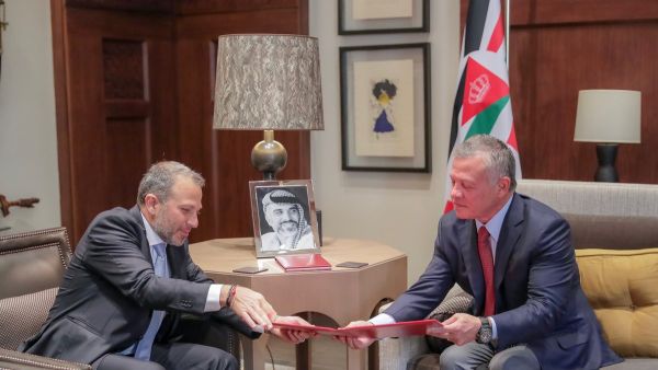 Jordan King Abduallah meets with Lebanese Foreign Minister Gebran Bassil in Amman. (Twitter/@RHCJO)