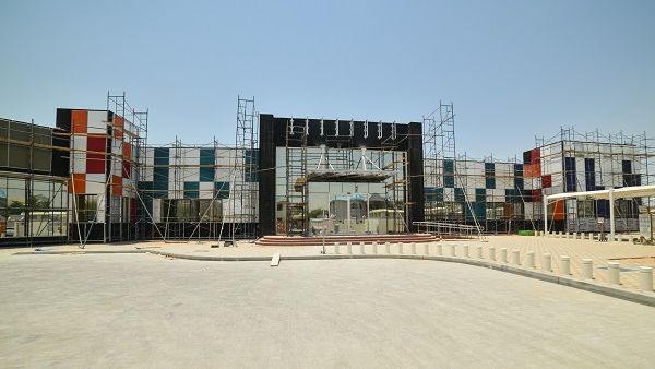The building will be the first in the UAE to have a coloured solar façade, designed and executed by Emirates Insolaire.