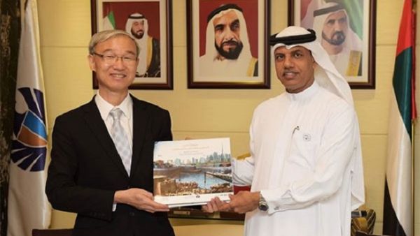 The value of imports reached Dh22.1 billion, while exports and re-exports amounted to Dh4.47 billion and Dh886 million respectively. (Dubai Media Office)