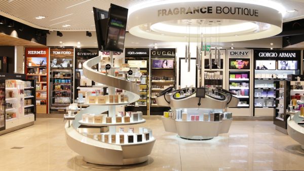 ما هي المكونات التي يجب أن تبحثوا عنها في هذه الكريمات للحفاظ على شباب البشرة لأطول فترة ممكنة