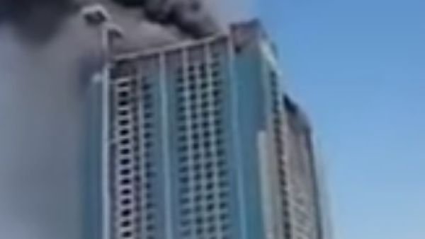 حريق في برج تحت الإنشاء في أبوظبي