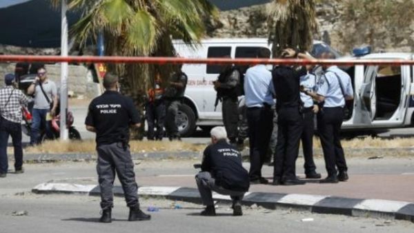 االشرطة الاسرائيلية في مكان الحادث قرب مستوطنة معاليه ادوميم

