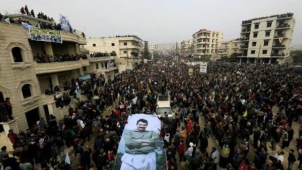 تظاهرة لاكراد سوريين في مدينة عفرين في شمال غرب سوريا
