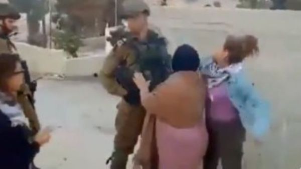 الجيش الاسرائيلي يعتقل عهد التميمي 