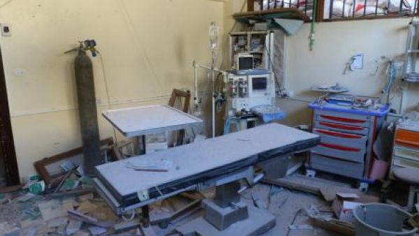 حجرة عمليات بمستشفى دمرت في قصف جوي غربي حلب

