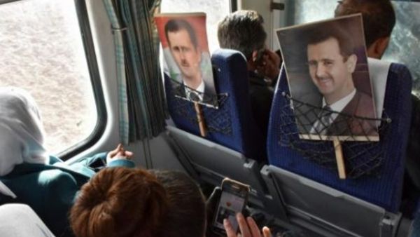 ركاب داخل قطار حلب
