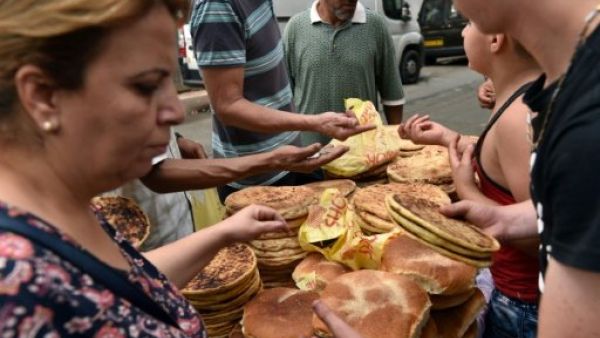 الجزائر تمنع استيراد مواد غذائية وصناعية

