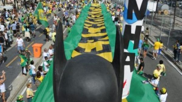 تظاهرة مناهضة لروسيف في ريو دي جانيرو
