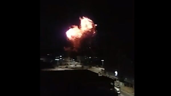 لحظة تدمير الصواريخ الإسرائيلية لمقر فضائية الأقصى بغزة