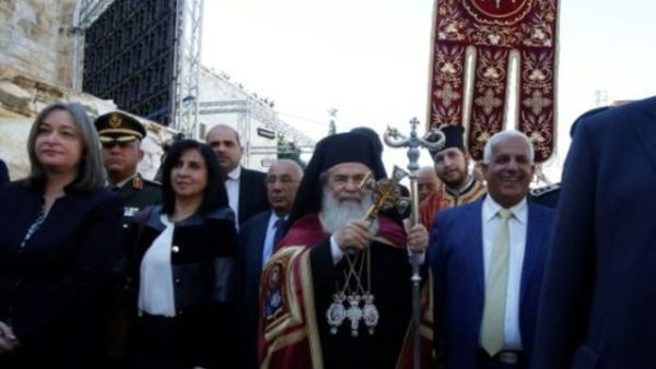 بطريرك القدس للكنيسة الارثوذكسية ثيوفيلوس الثالث يصل الى كنيسة المهد للاحتفال بعيد الميلاد الارثوذكسي
