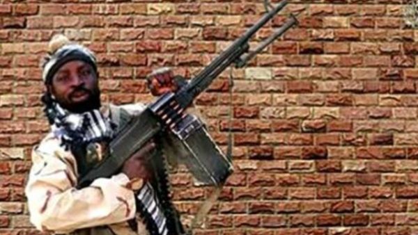 لقطة من فيديو لبوكو حرام تظهر زعيمها ابو بكر الشكوي
