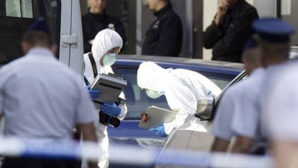 اصابة شرطيين بطعنات في "هجوم إرهابي" في بروكسيل