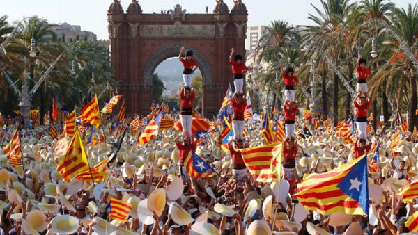 تظاهرات حاشدة مؤيدة لانفصال كاتالونيا عن اسبانيا