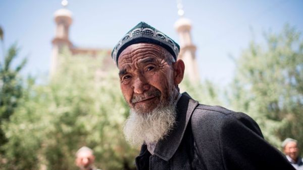 المسلمون الإيغور في الصين يعانون في ظل "دولة بوليسية"