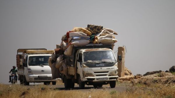 مدنيون يفرون من درعا