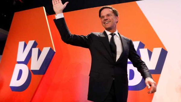 رئيس وزراء هولندا المنتمي ليمين الوسط مارك روته