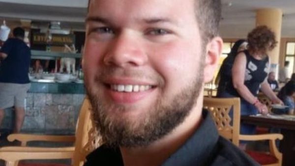 محمود عبدالعزيز
