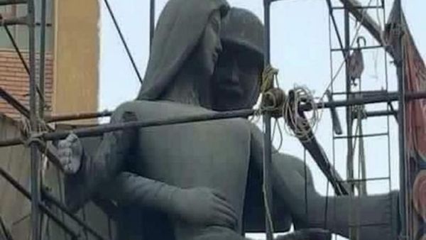 صورة للتمثال الذي اثار الجدل في سوهاج