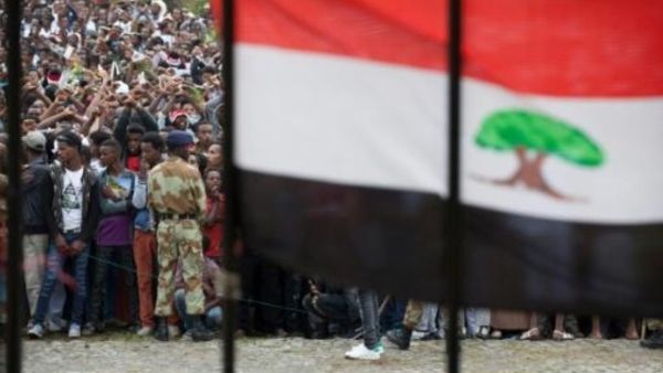 متظاهرون من اتنية الاورومو يحتجون على سياسة الحكومة الاثيوبية
