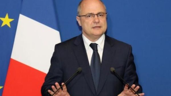 استقالة وزير الداخلية الفرنسي على خلفية تحقيق قضائي

