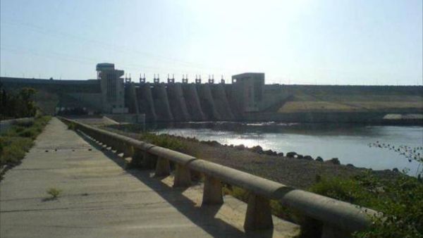 تخوّف في ريف الرقة من تفجير سدّ الفرات