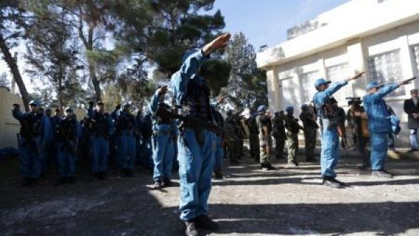 أفراد من قوة "الشرطة الحرة" يحضرون مراسم في جرابلس بسوريا
