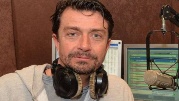 المذيع البريطاني غافين فورد 
