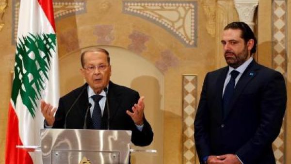 الحريري (يسار) والرئيس اللبناني ميشال عون