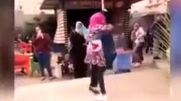 جامعة الأزهر تفصل طالبة ظهرت في فيديو هوي تعانق زميلها