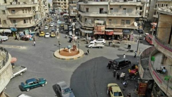 مدينة إدلب الخاضعة لسيطرة فصائل جهادية ومقاتلة بشمال سوريا

