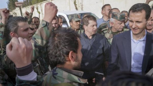 الأسد يزور مواقع الجيش في الغوطة الشرقية