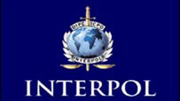 شعار الانتربول 