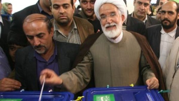 الاصلاحي مهدي كروبي

