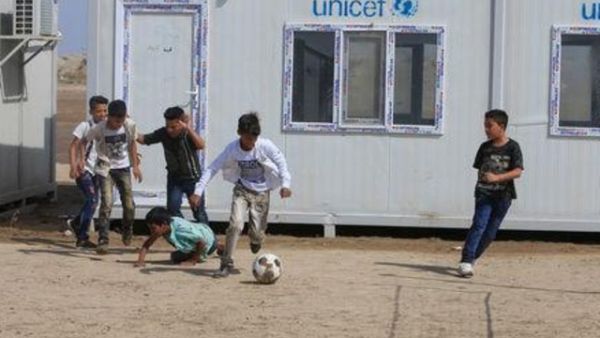 أطفال غجر العراق يعودون للدراسة بعد انقطاع 14 عاما

