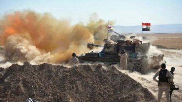 قوات من الجيش العراقي تطلق النار على مسلحي الدولة الاسلامية في تلعفر
