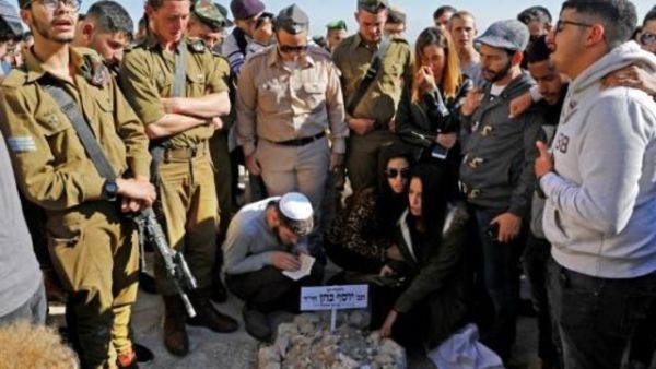 مراسم دفن جندي إسرائيلي قتل في إطلاق نار في الضفة الغربية
