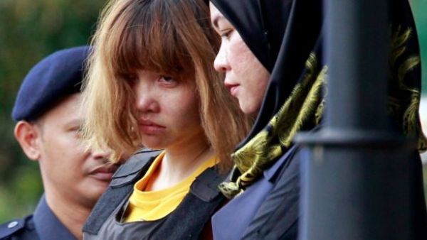 الفيتنامية دوان ثي هونج لدى وصولها الى المحكمة 
